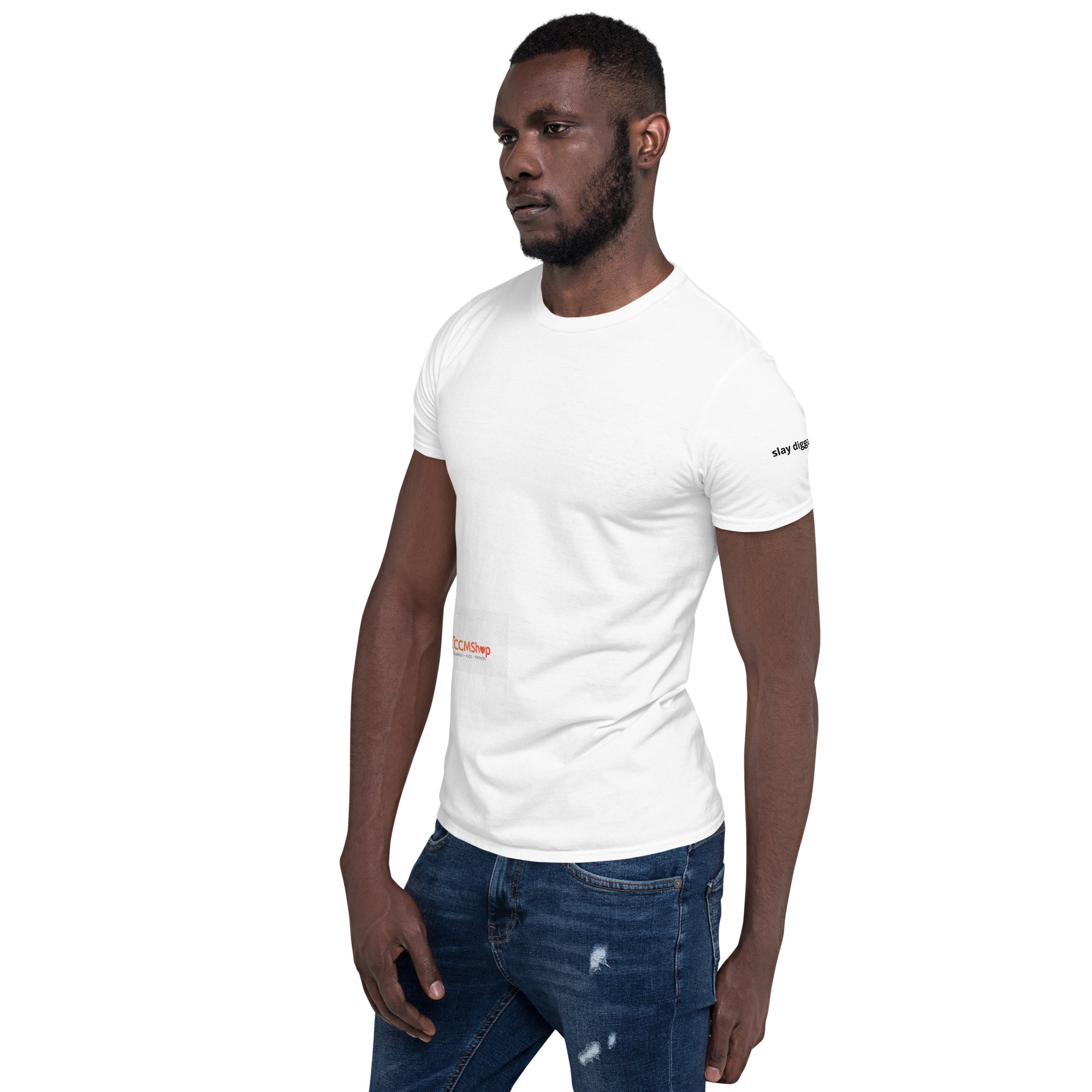 Bild 1: T-Shirt 'Slay Digga' in Weiß – Unisex, 100% Baumwolle, Größen S-3XL. Stylisch & locker für Teens. Jetzt bei KCCMShop.de bestellen!