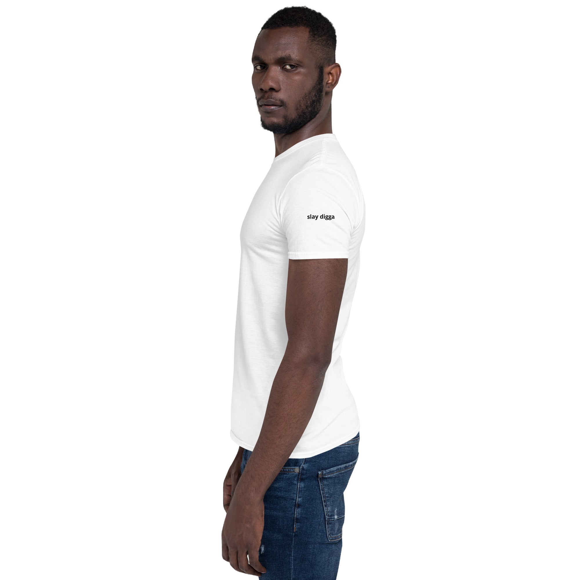 Bild 3: T-Shirt 'Slay Digga' in Weiß – Unisex, 100% Baumwolle, Größen S-3XL. Stylisch & locker für Teens. Jetzt bei KCCMShop.de bestellen!
