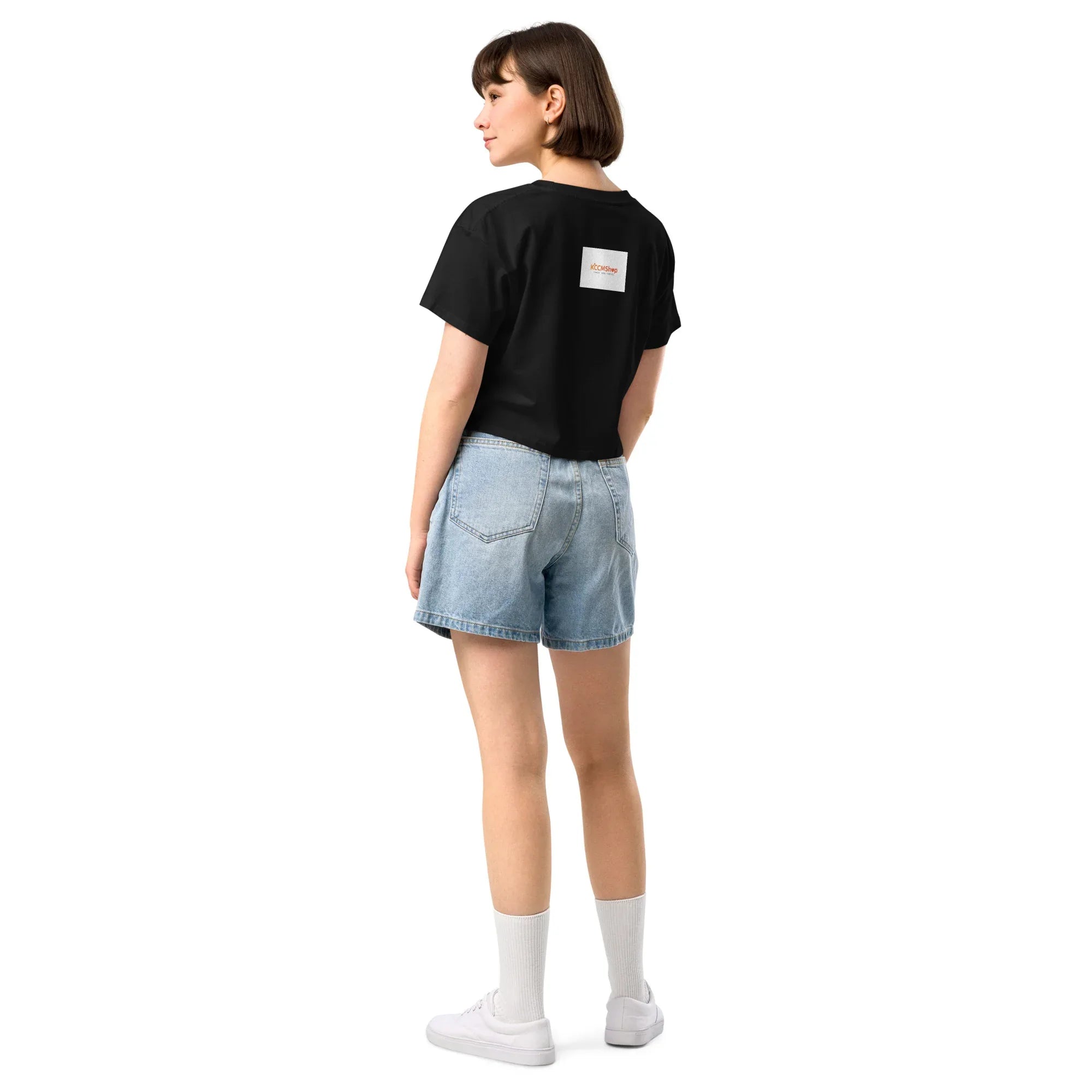 Bild 4: Crop-Top aus weicher 100% Baumwolle – lockere Passform, kurze Länge, perfekt für Frühling & Sommer. Tolles Geschenk für Damen. Rückseite. Jetzt bei KCCMShop.de bestellen!