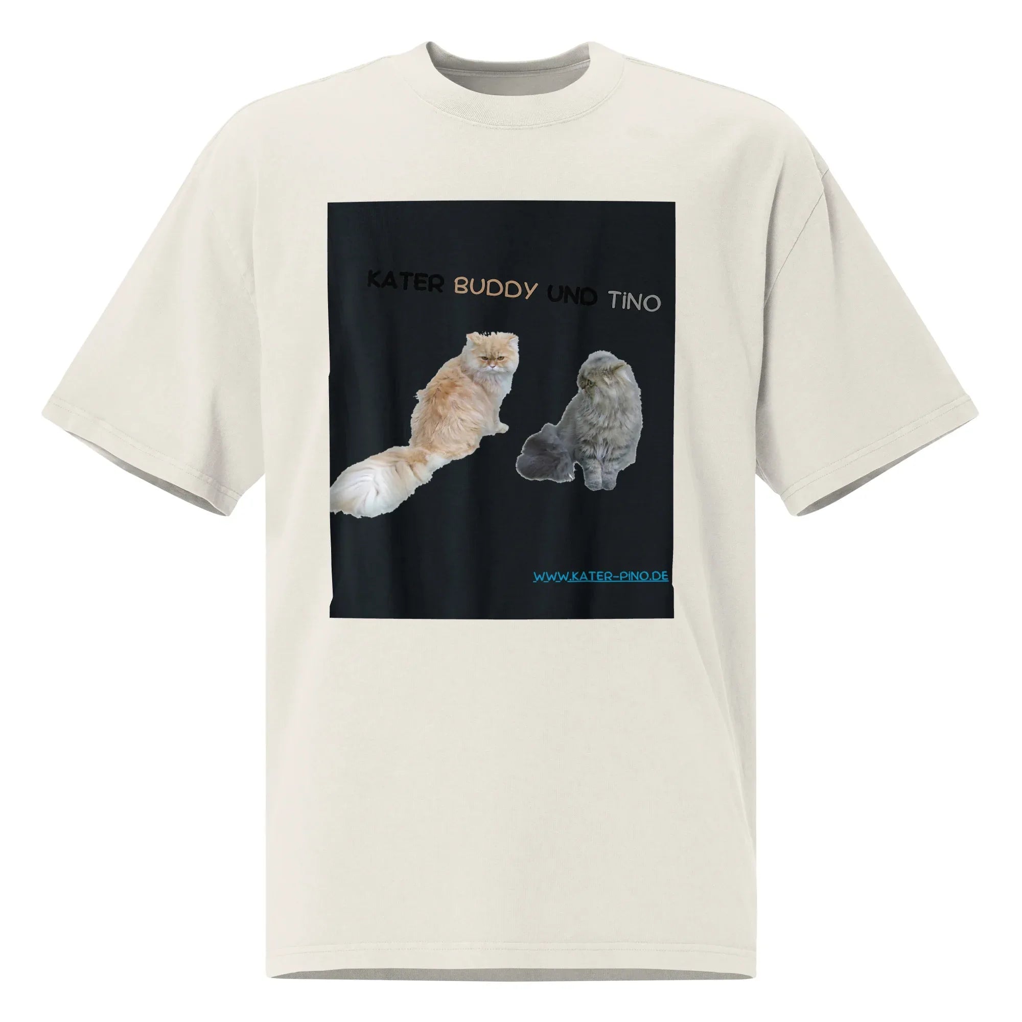 T-Shirt Kater Buddy & Kater Tino - aus der Kinderbuch-Serie Kater Pinos Welt voller Abenteuer. Hochwertiger Digitaldruck, 100% Baumwolle. Jetzt bei KCCMShop.de!